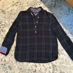 Tommy Hilfiger Small plaid pullover top. Blue and green.